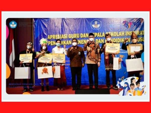 35 Orang Pendidik Menerima Penghargaan Apresiasi Pendidik dan Tenaga Kependidikan Inspiratif 2021